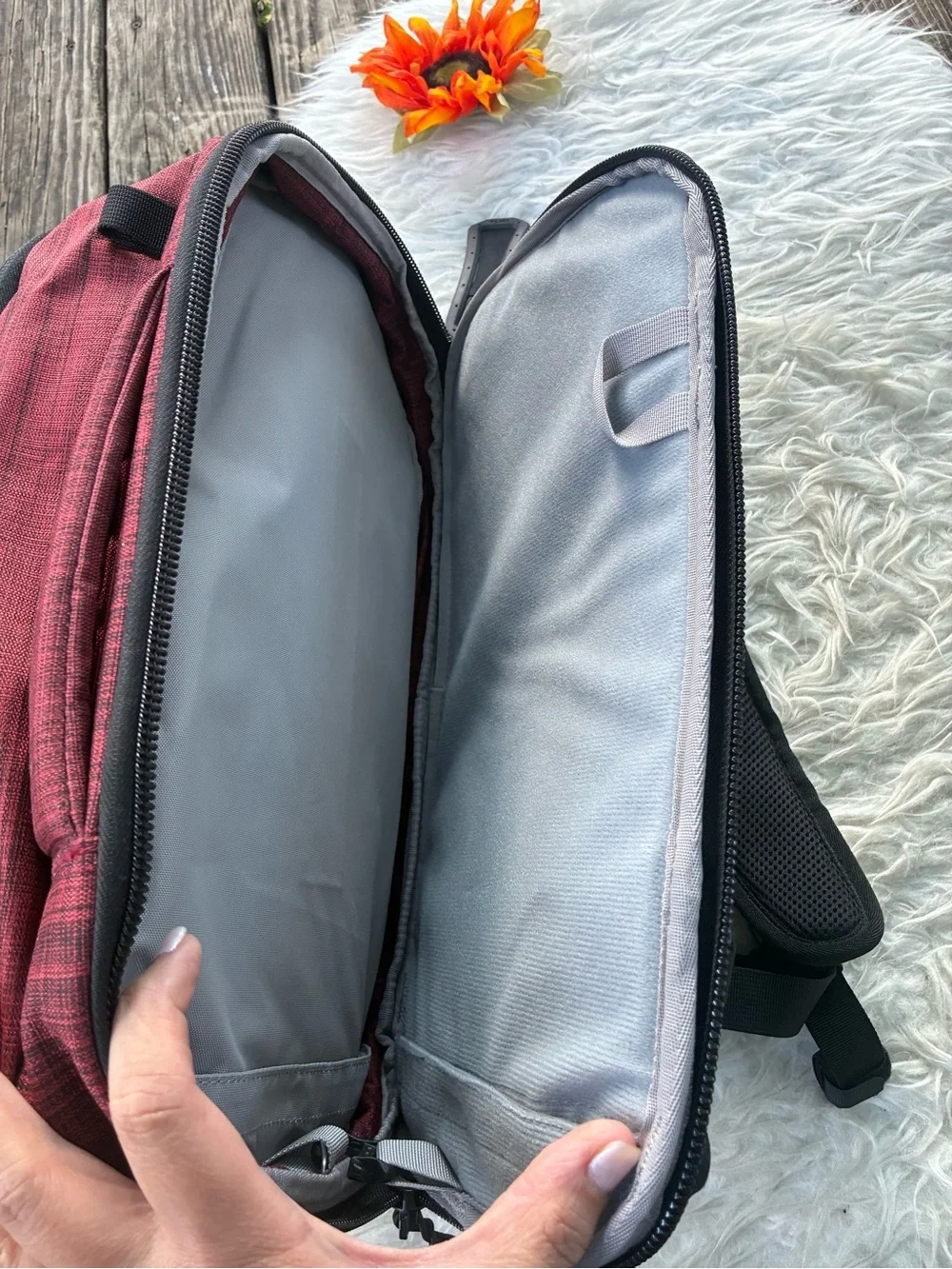 Vertx compact maroon